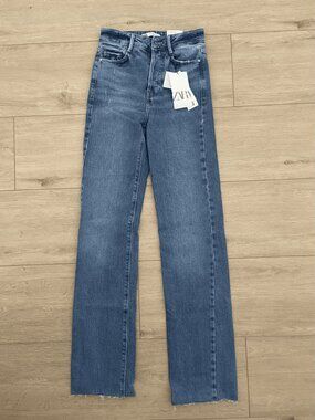 NWT Zara High Rise Distressed Straight Jeans Sz 0